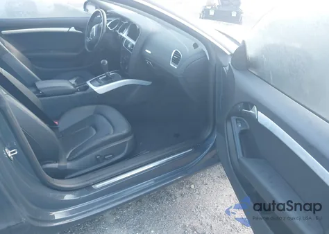 2010 Audi A5 Premium Plus из США, поврежденный, VIN WAUCKAFR4AA064845